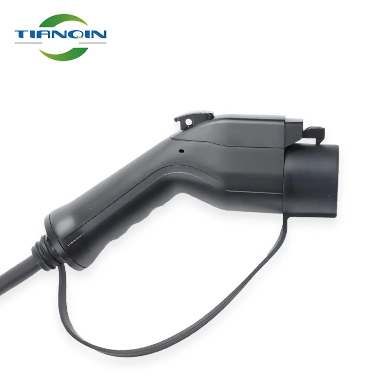 Manufacturers direct sales 3.5kw 16A or 7kw 32A Type 1 portable electric car charger
