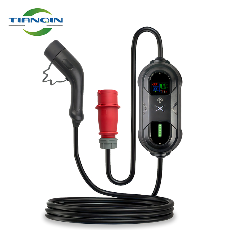 Type 2 7KW 32A Model 2 AC EV Portable Charger with screen adjustable Current for car battery home charging