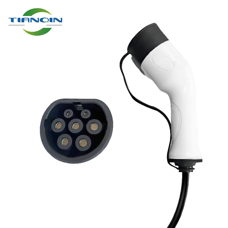 10-32A Current Adjustable 7.4kw Home Portable Ev Charger Type 2 Iec 62196 Electric Car Evse Charger