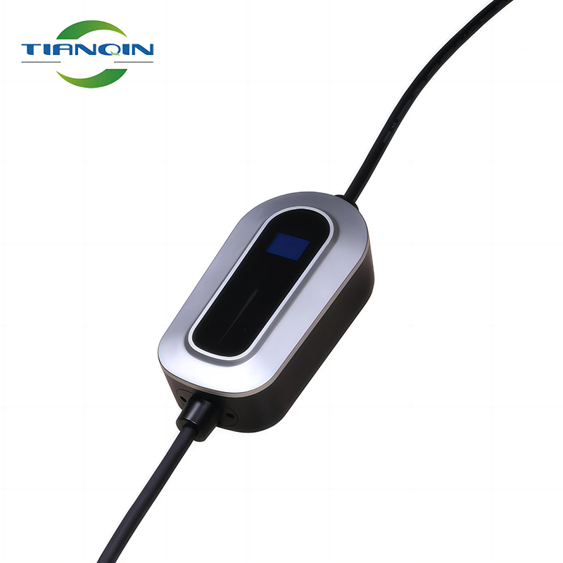 New energy 32A 7KW Type 2 IP65 Portable EV Charger 7KW Electric Car Charging Station