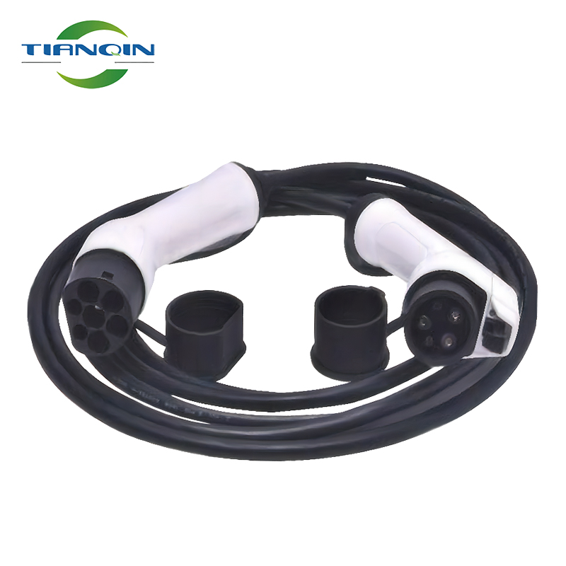 5m cable 16A Portable Ev 充電器 Type 2 To Type 1 Plug With Eu Schuko Plug 家 Charging Station