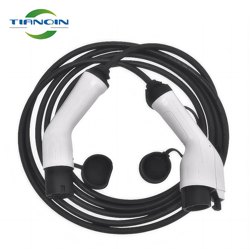 5m cable 16A Portable Ev Charger Type 2 To Type 1 Plug With Eu Schuko Plug Home Charging Station