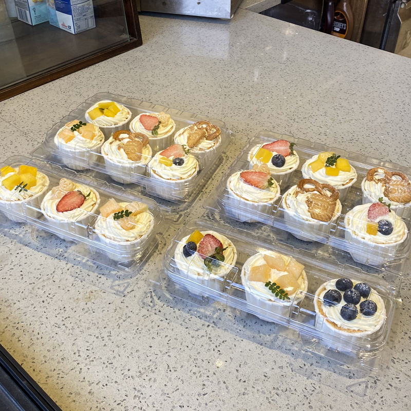 Clear PET Thermoformed Cupcake Container with Secure Lid for Bakery Packaging