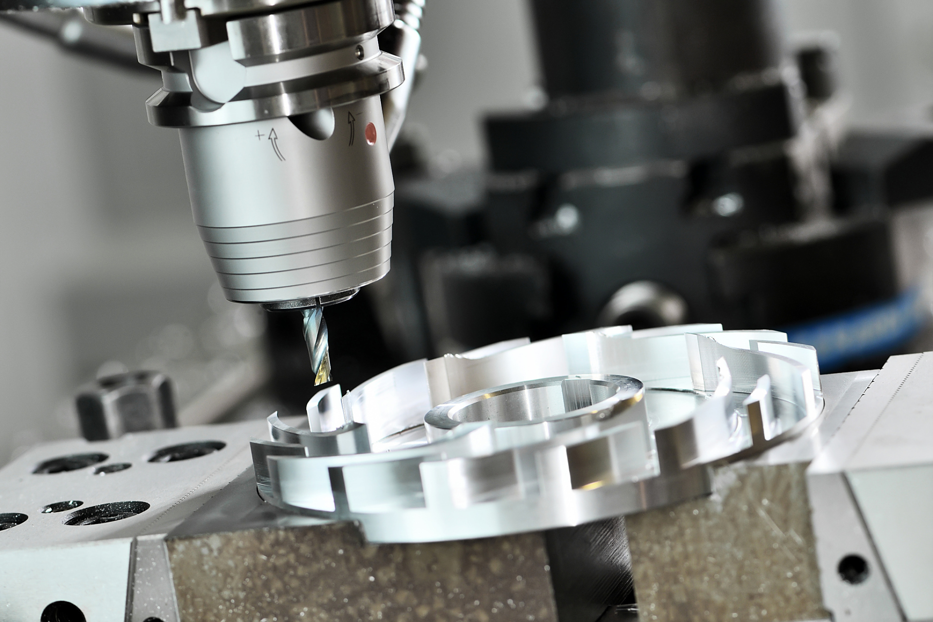 Surface Treatment in CNC Machining: Anodizing Aluminum