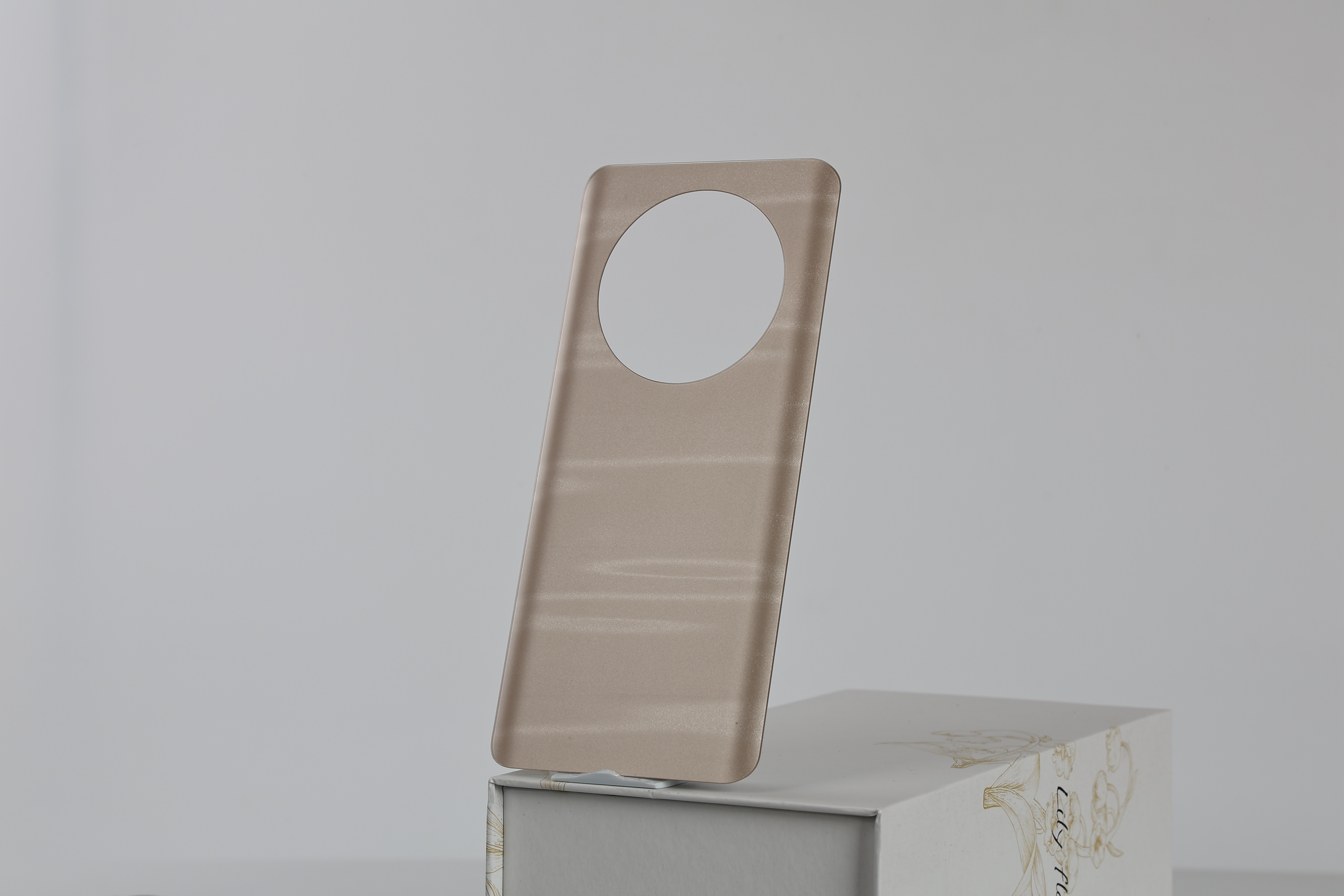 One-piece Glass Back Cover