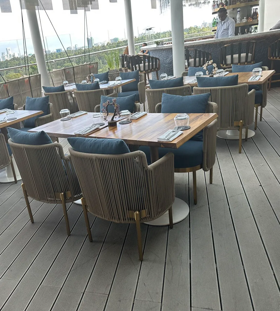 How to Select Restaurant Furniture for Different Dining Concepts