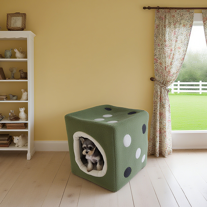 What Makes a High-Quality Plush Pet House?