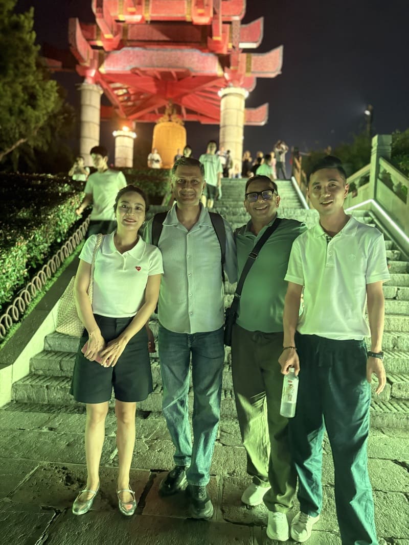 Indian clients visiting Zhuliyuan automated batching and casting workshops