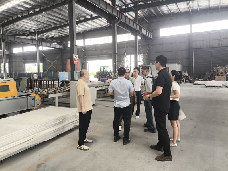 Zhuliyuan technical team demonstrating production flow to Indian delegation