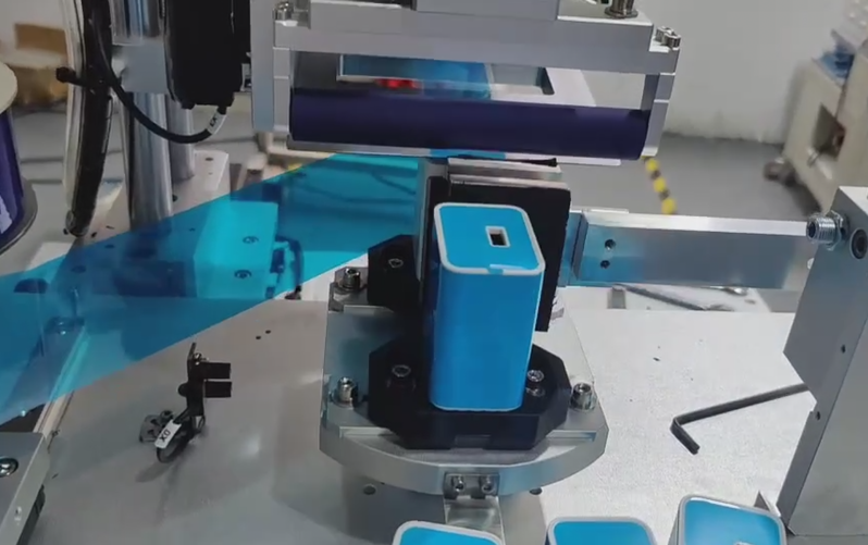 Deshang Dual-Station Laminating Machine Working Station