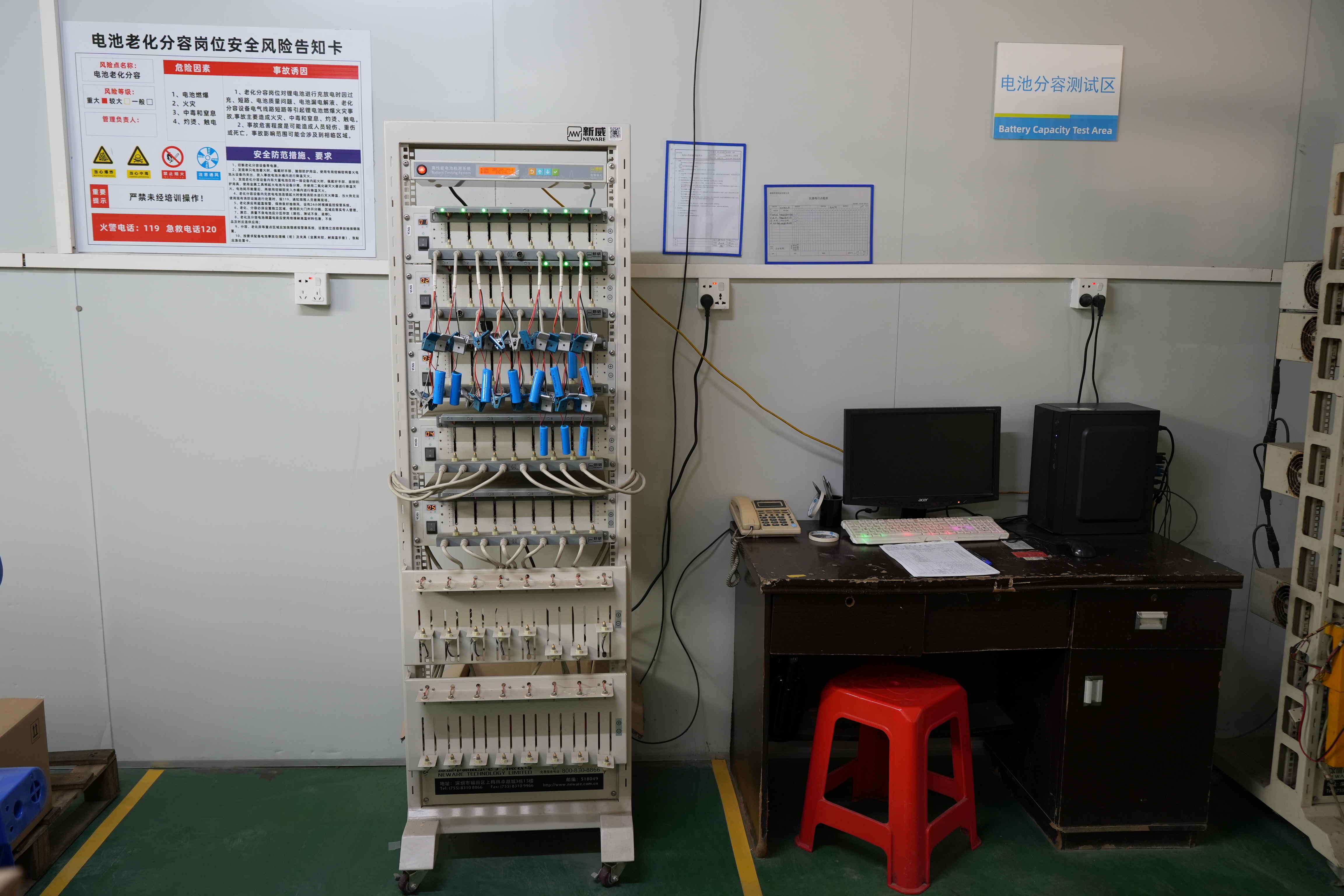 Ultra-Bright Flashlight OEM: SHENGQI LIGHTING's 9188 12000LM Outdoor Rescue Hunting Light