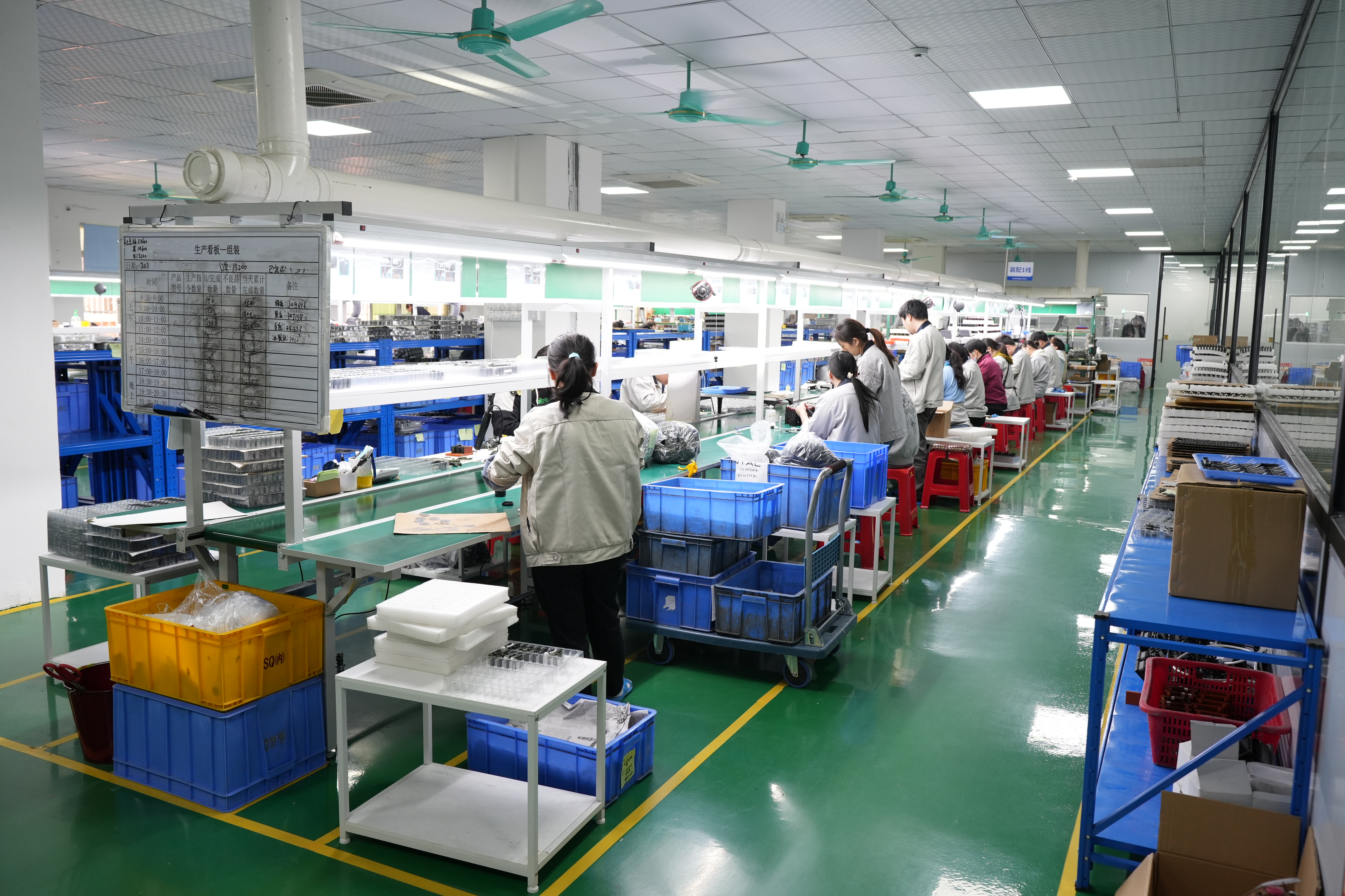 Tactical Flashlight OEM: SHENGQI LIGHTING's T19 with LUMINUS SFT-25R LED