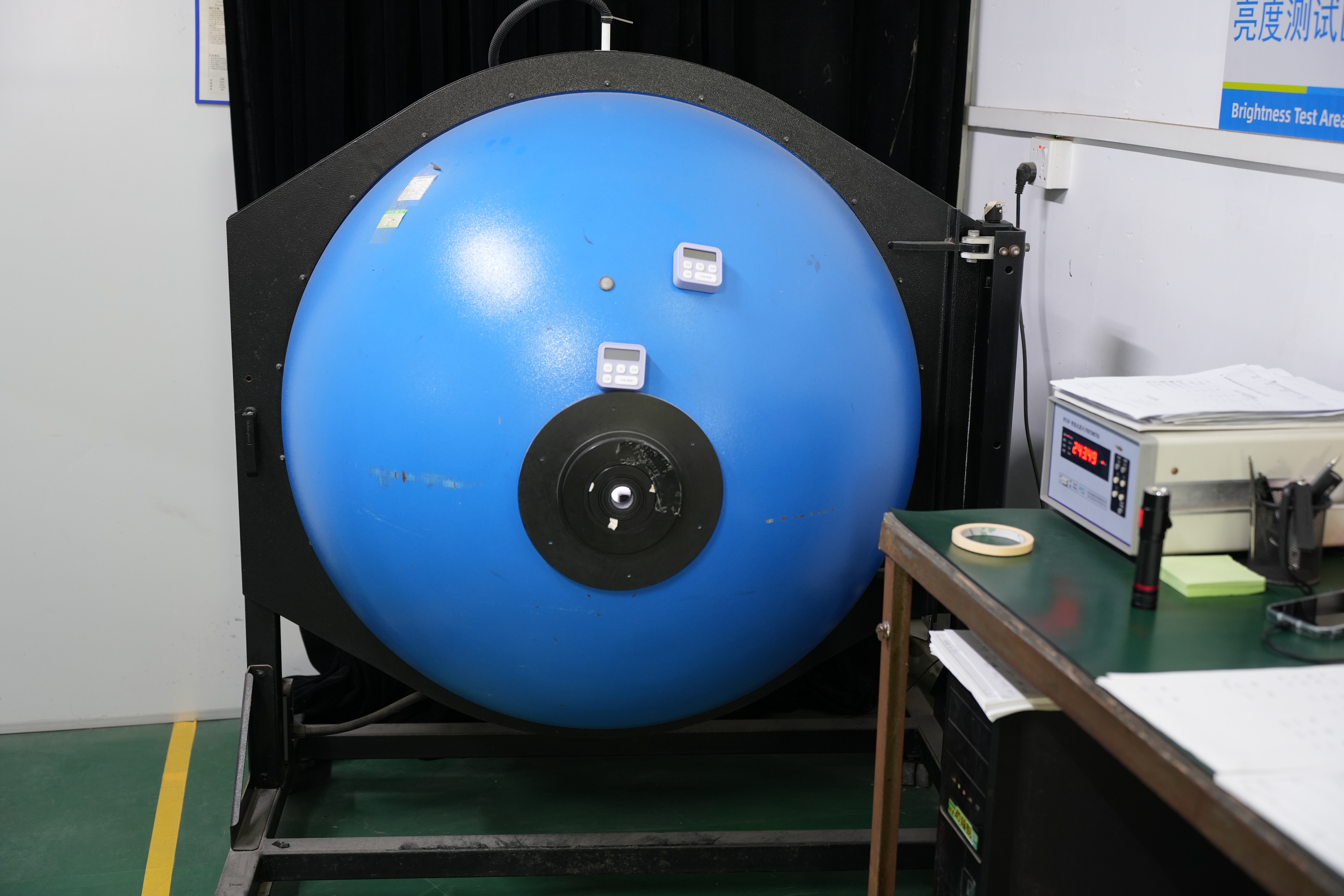 Flashlight Tech Guide: Decoding Aerospace Aluminum (6061-T6 vs 7075) and CNC Machining