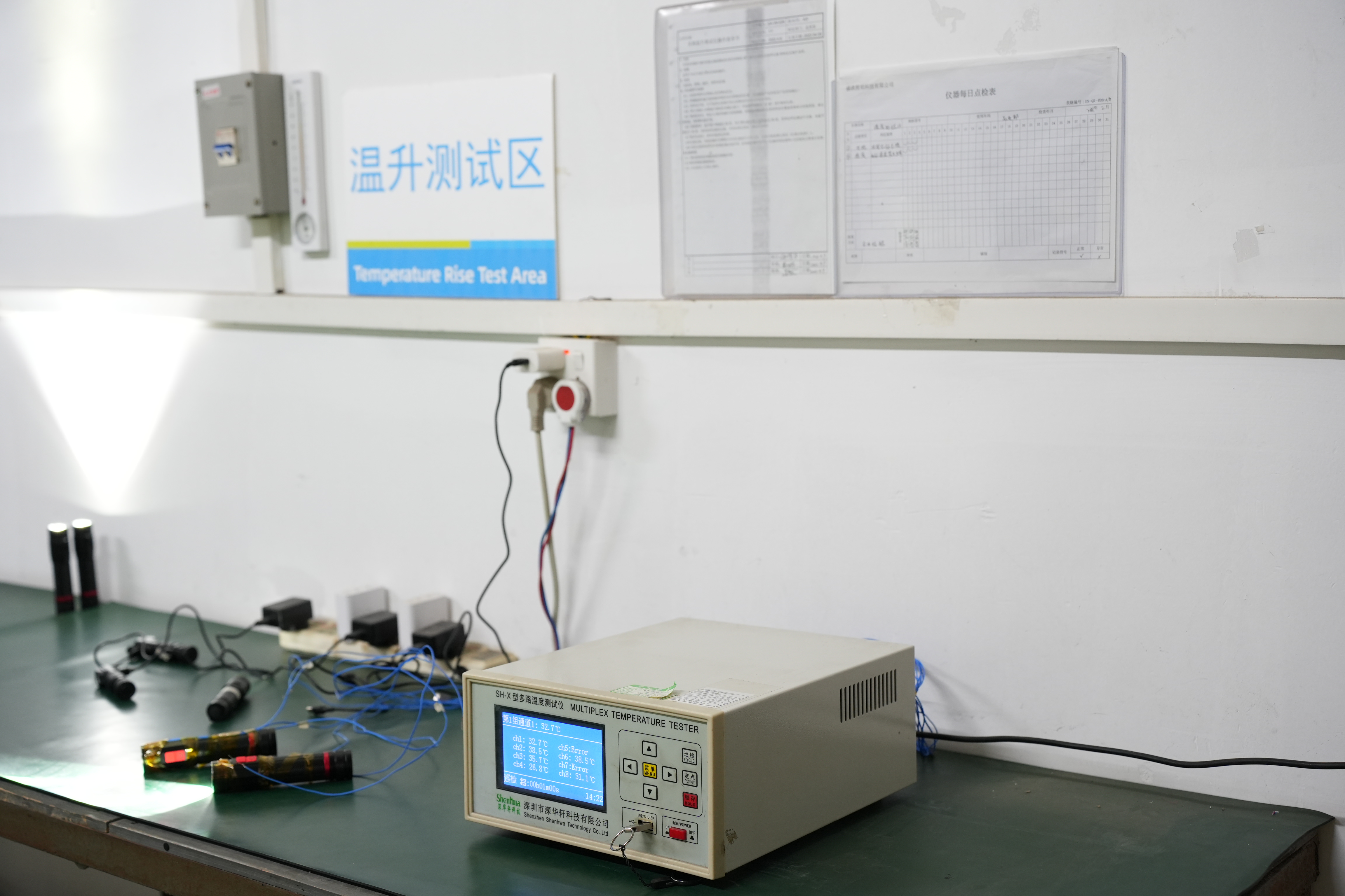 The Science of Flashlight Thermal Management: Conduction, Materials, and Advanced Cooling