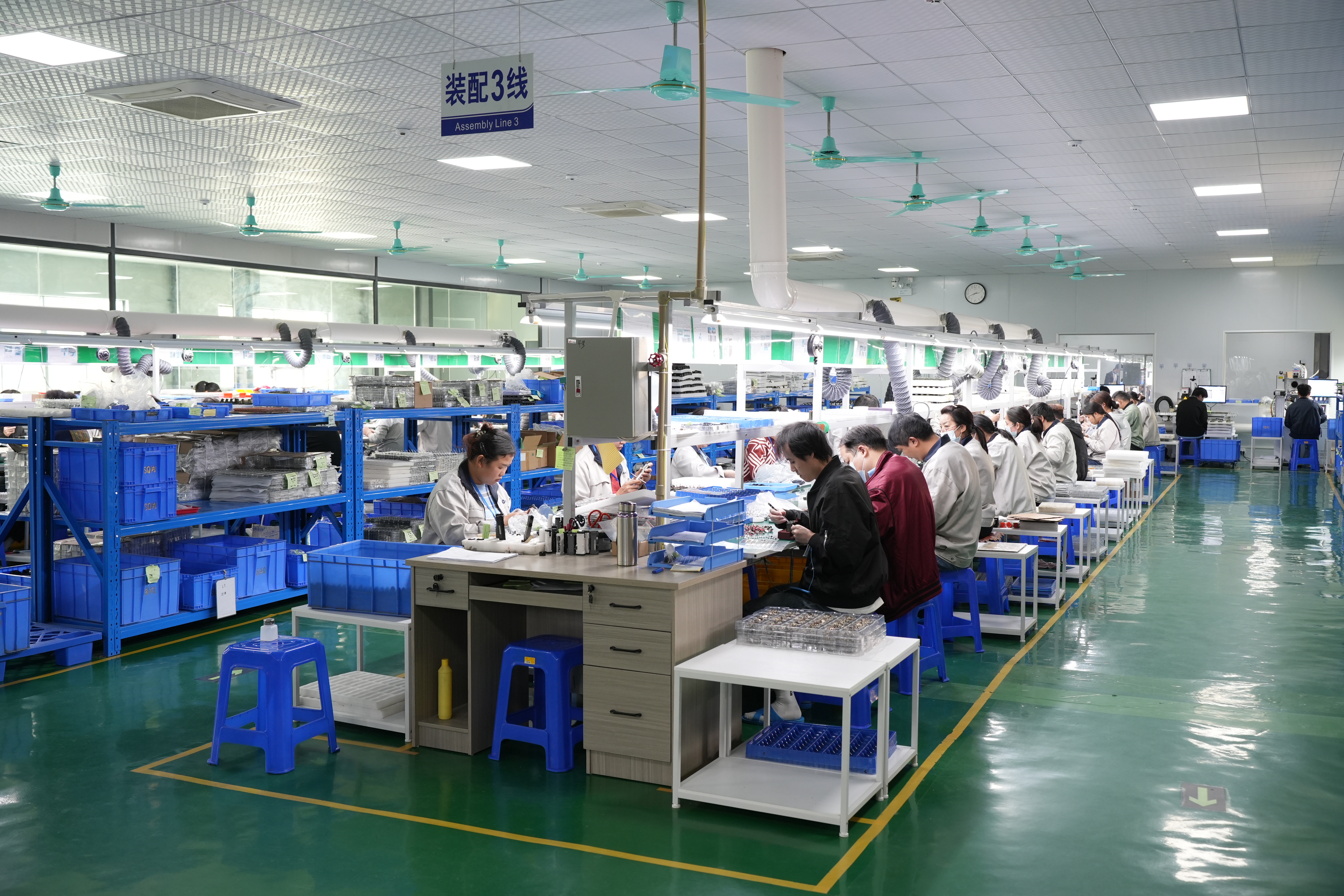 Stop Hemorrhaging Margins: The Hidden Cost of Defective Batches When bulk buying flashlights
