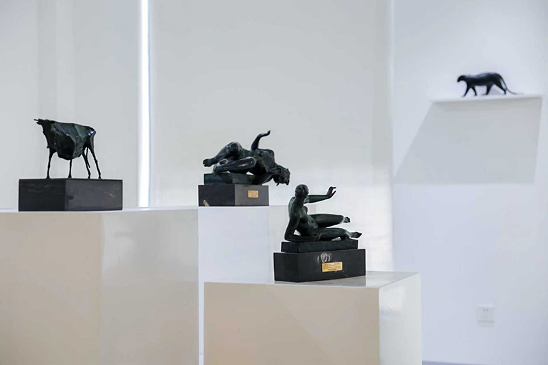 Classic Sculptures & Ancient Echoes | 