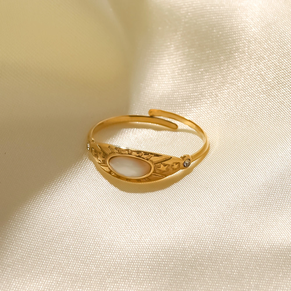 Close up of 18K gold plated stainless steel women's fashion jewelry set 18K Gold Plated Women's Jewelry Set
