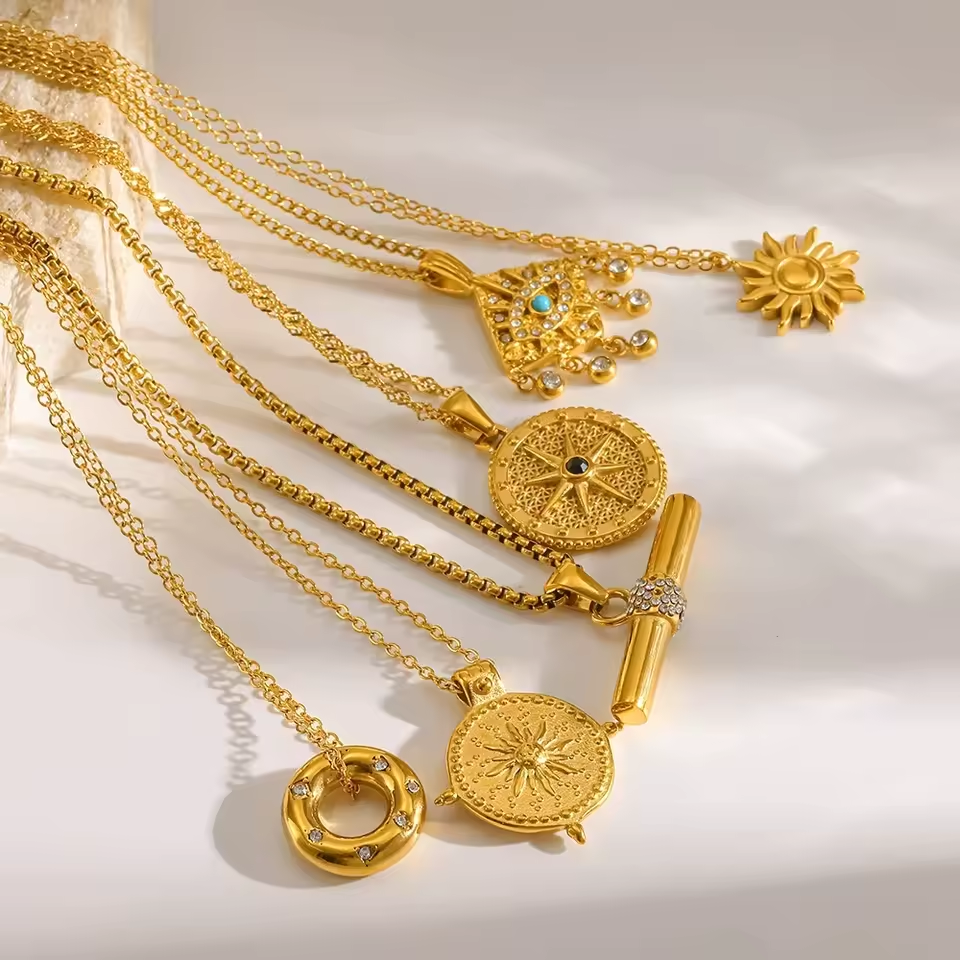 SSeeSY Contemporary Western Custom PVD 18k Gold Plating Waterproof Stainless Steel Pendant Necklaces with Zircon Stone