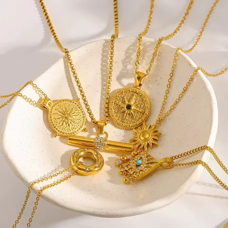 SSeeSY Contemporary Western Custom PVD 18k Gold Plating Waterproof Stainless Steel Pendant Necklaces with Zircon Stone