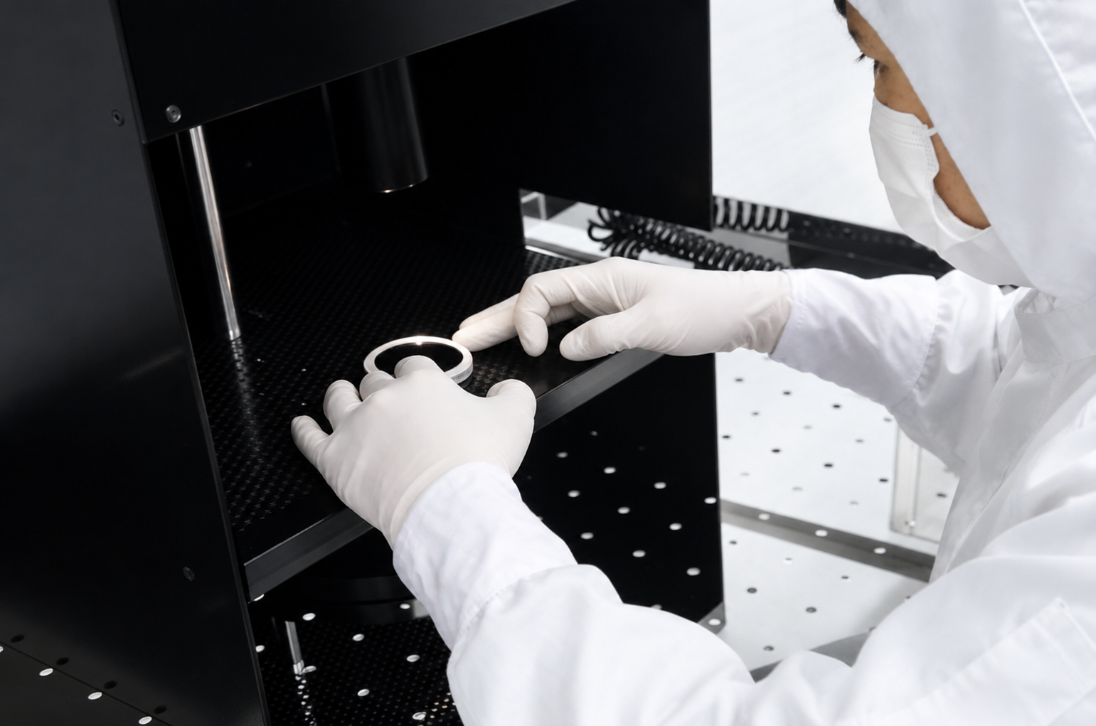 Wafer surface inspection in a cleanroom
