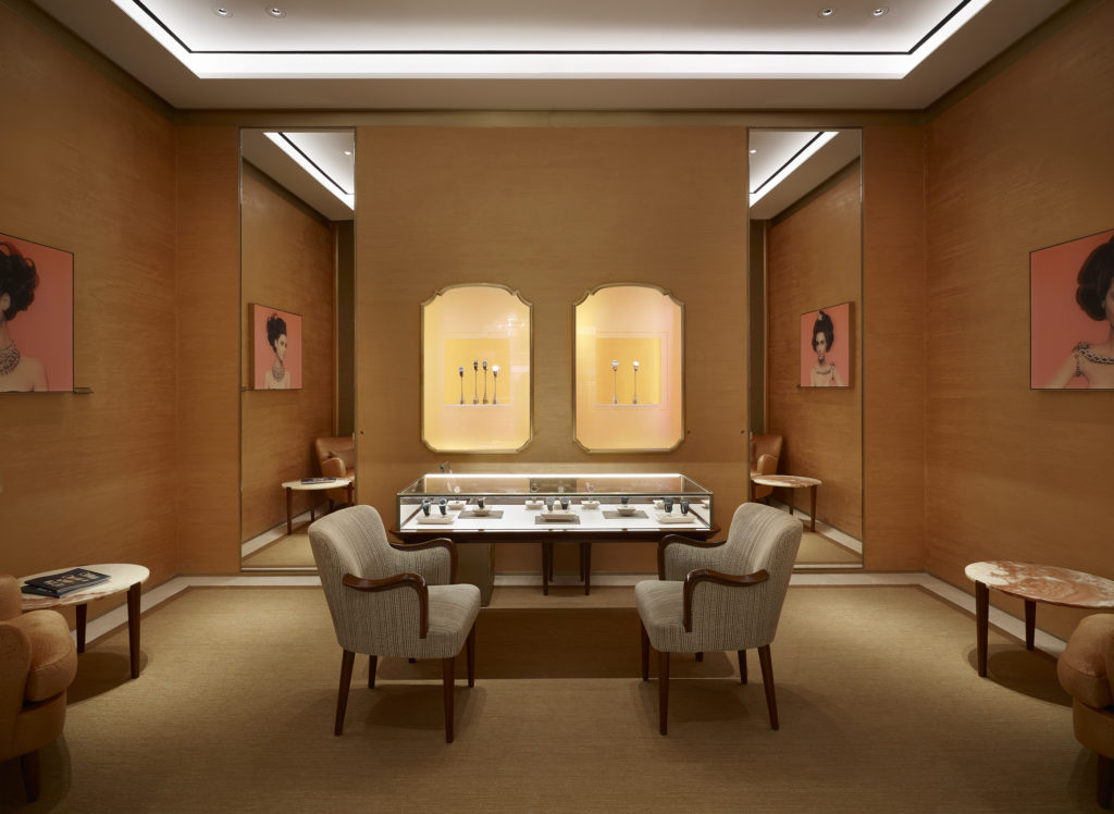 Luxury retail furniture and VIP service areas — custom consultation desks and lounge seating by Shangyuan