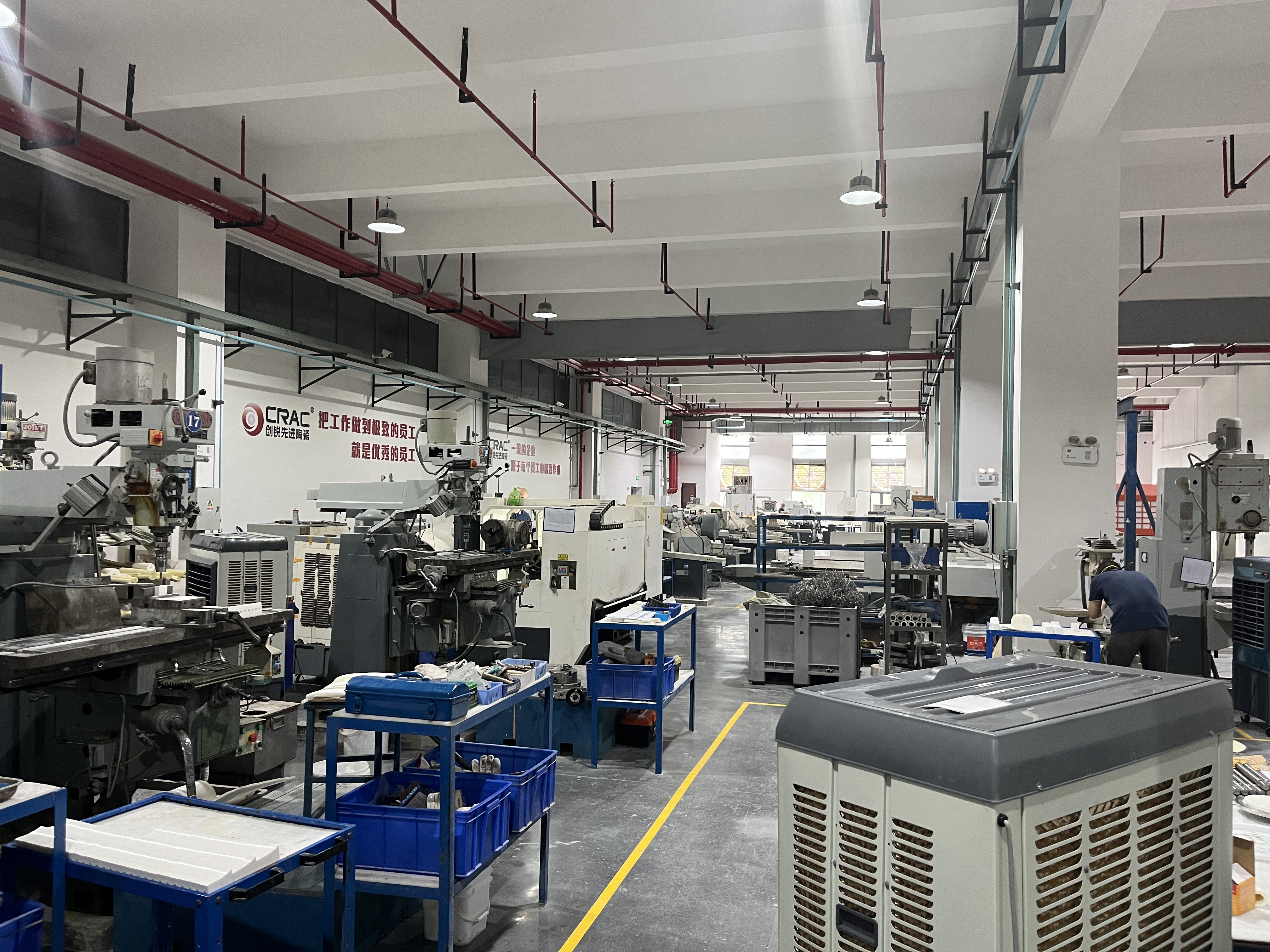 Precision machining workshop for ceramic components