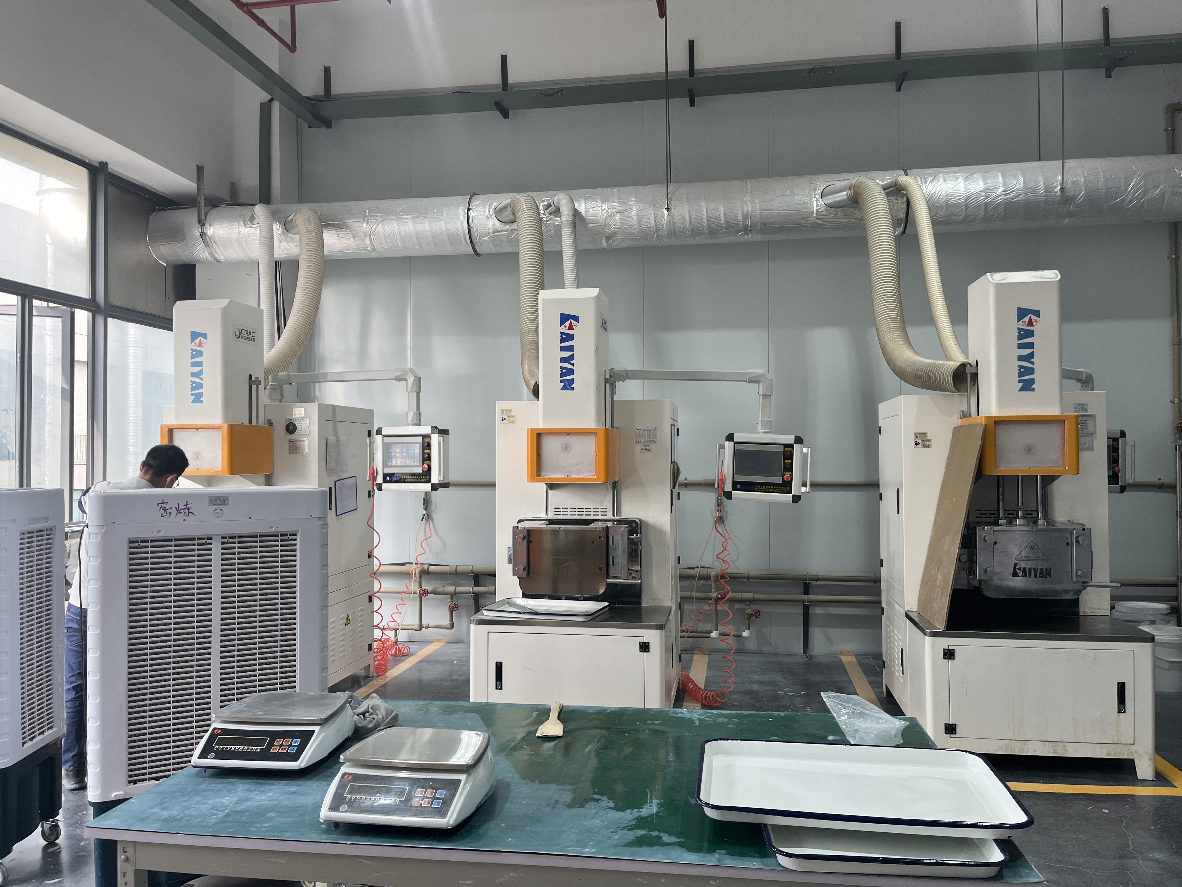 CRAC precision feeding workshop for ceramic raw materials